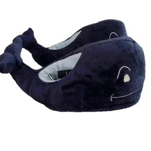 Kids Size Large (11/12) Vineyard Vines Whale Slippers